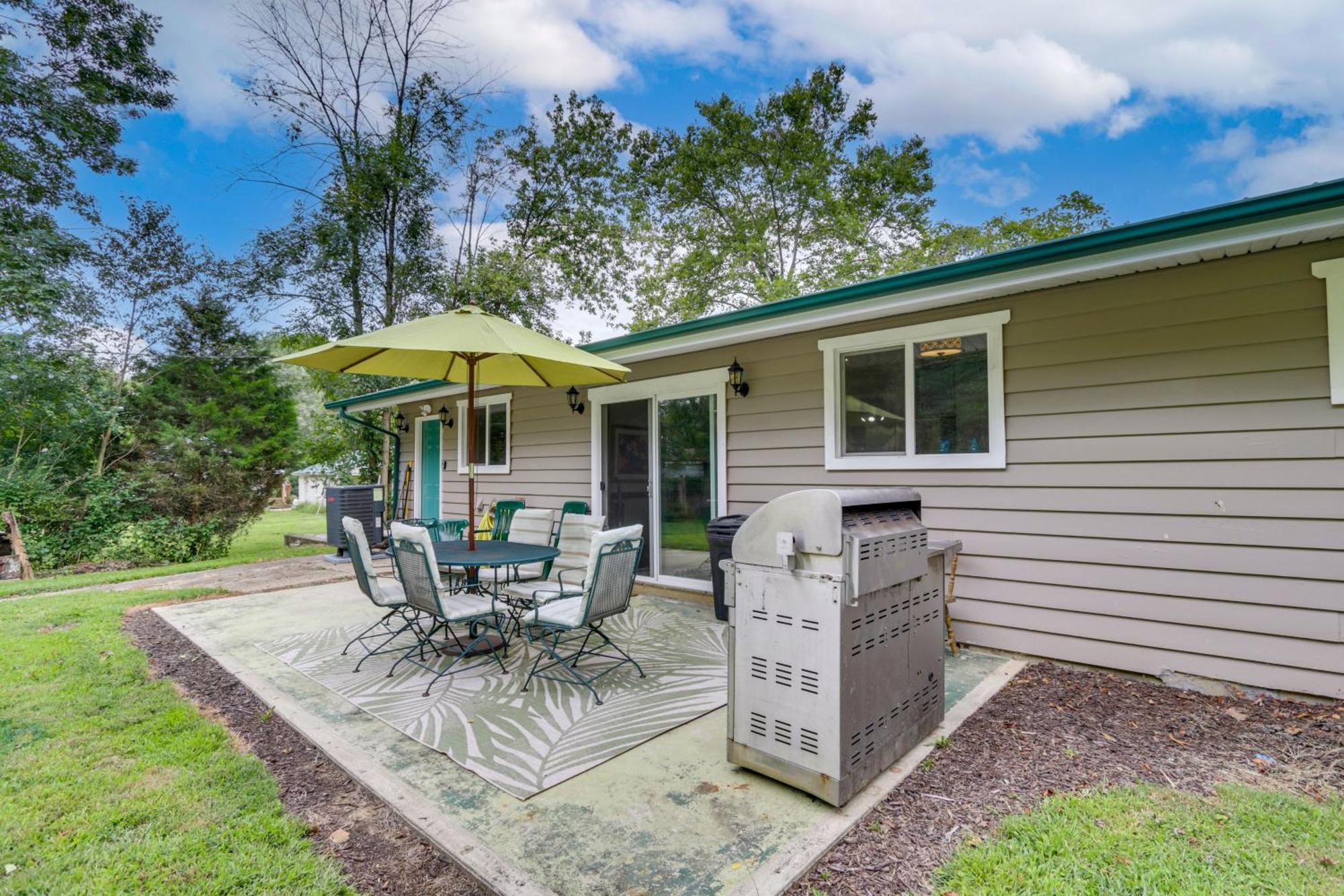 Cottage With Yard And Grill About 21 Mi To Hocking Hills! Nelsonville Kültér fotó