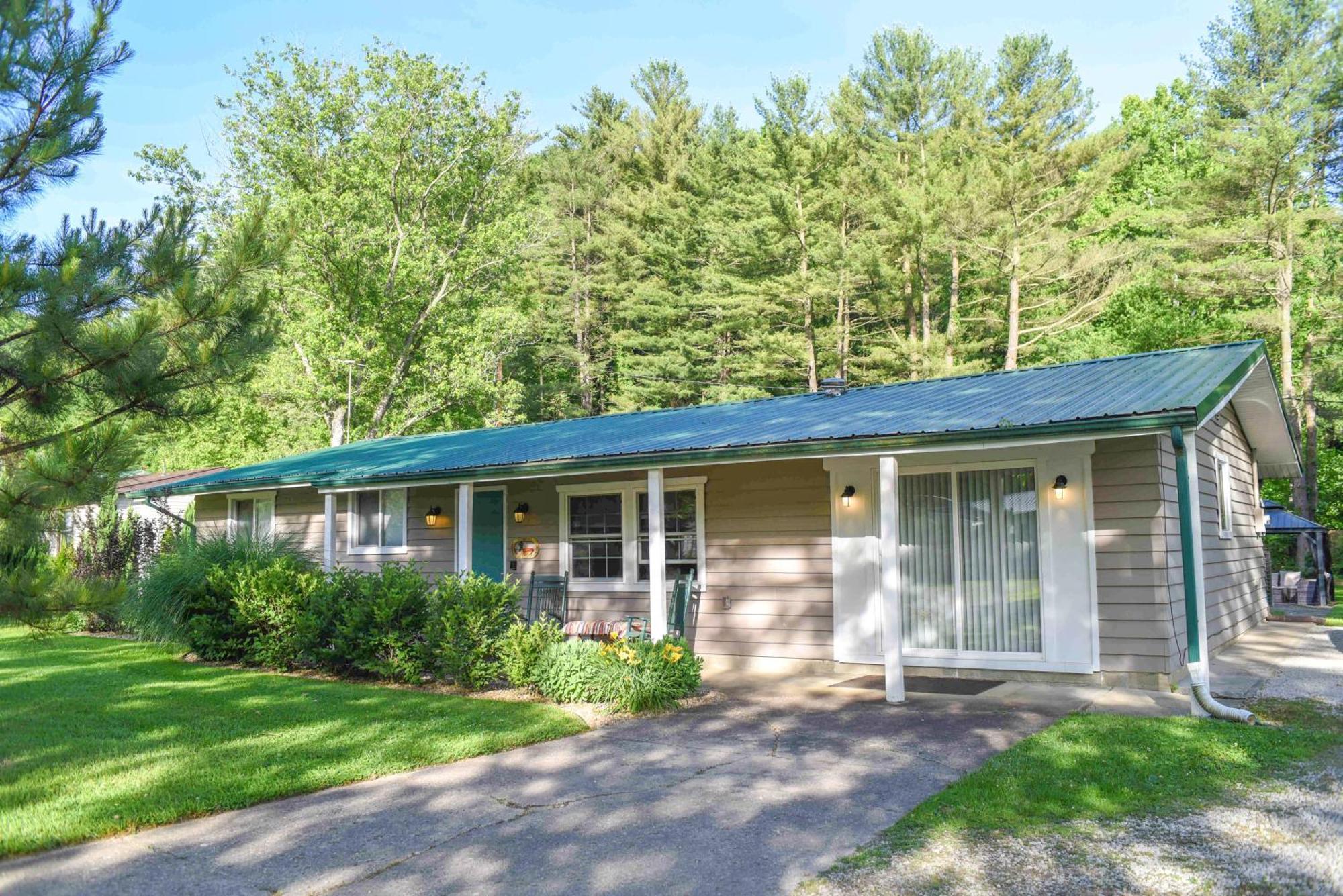 Cottage With Yard And Grill About 21 Mi To Hocking Hills! Nelsonville Kültér fotó